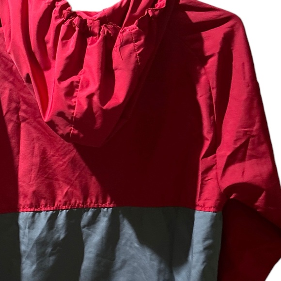 Universal Studios Gryffindor Packable Rain Jacket - Picture 12 of 16